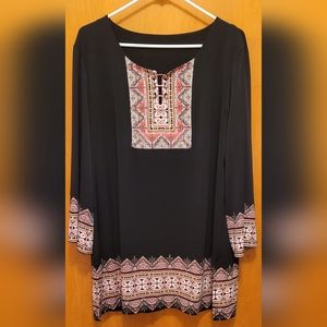 Black shirt with accent hem